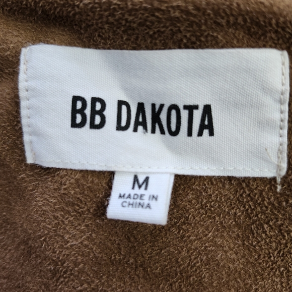 BB Dakota Brown Suede Cape - Picture 5 of 6